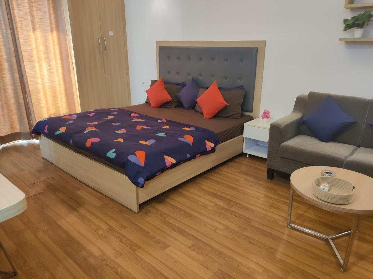 Ig - Unohomes99 - Amazing Homestay Noida Kültér fotó