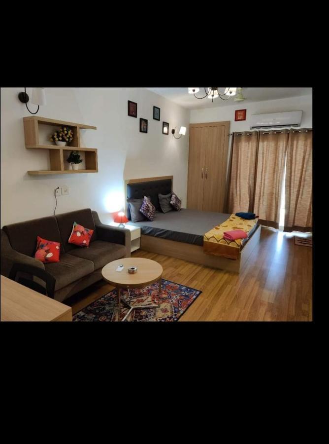 Ig - Unohomes99 - Amazing Homestay Noida Kültér fotó