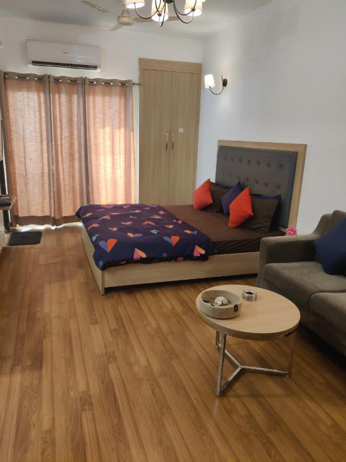 Ig - Unohomes99 - Amazing Homestay Noida Kültér fotó