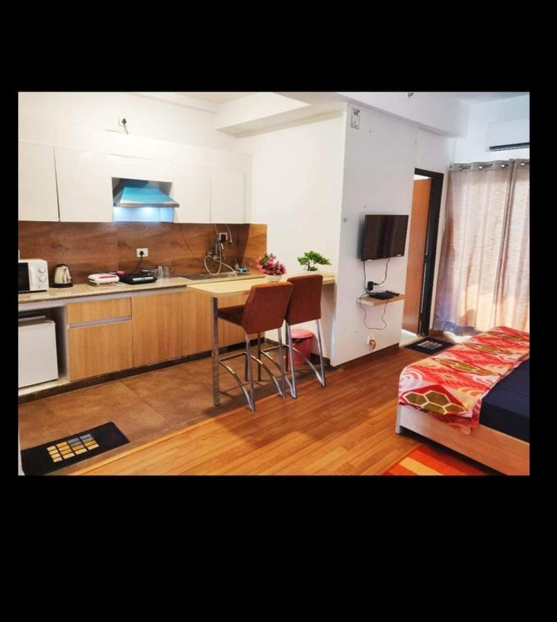 Ig - Unohomes99 - Amazing Homestay Noida Kültér fotó