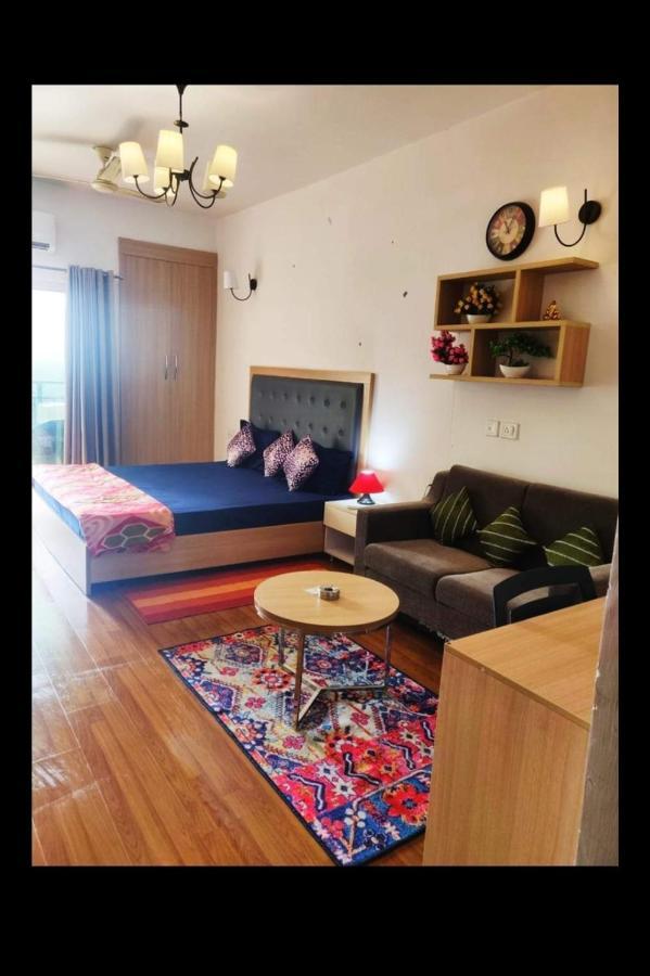 Ig - Unohomes99 - Amazing Homestay Noida Kültér fotó